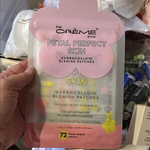 The Crème Shop Petal Perfect Skin Hydrocolloid Blemish Patches - Pink